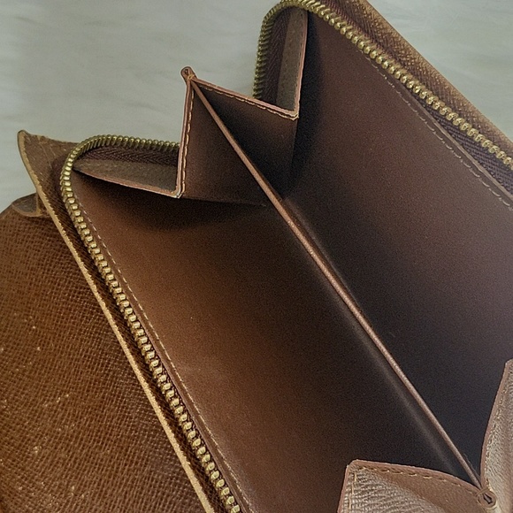 Louis Vuitton Porte Monnaie Billets Tresor Bifold Wallet. Authentic - Picture 8 of 16